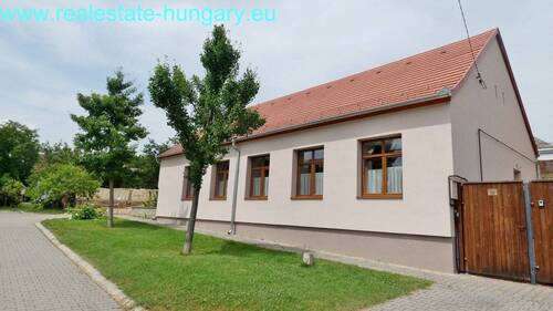 Bild 1 - Modernes Apartmenthaus im Thermalkurort