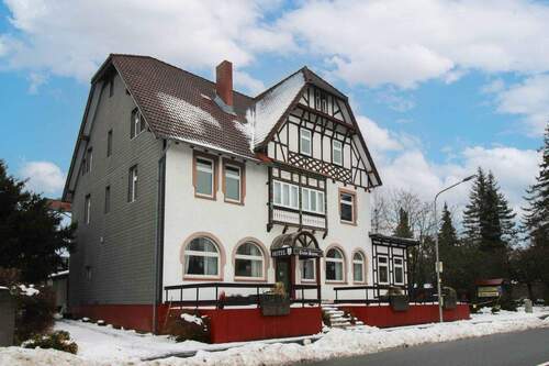 Außenansicht - Vielseitiges Mehrfamilienhaus mit 12 Zimmern & großem Garten in Osterode