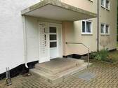 Hauseingang des Wohngebäudes - 3 Zimmer Etagenwohnung in Kassel