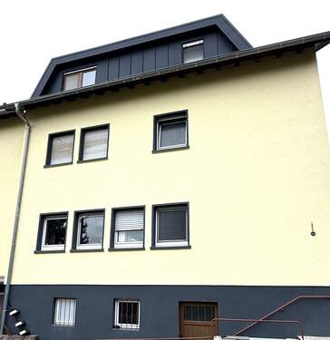 Haus Ansicht.jpg - Mehrfamilienhaus mit großem Grundstück und Erweiterungspotenzial in ruhiger Lage von Lieblos