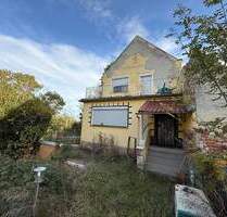 +++ Familienfreundliches Haus mit großem Potential in Schkölen +++