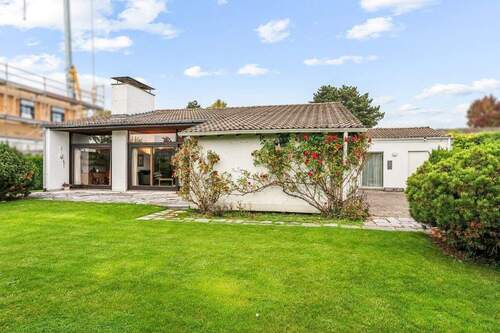 Haus- und Gartenansicht - 