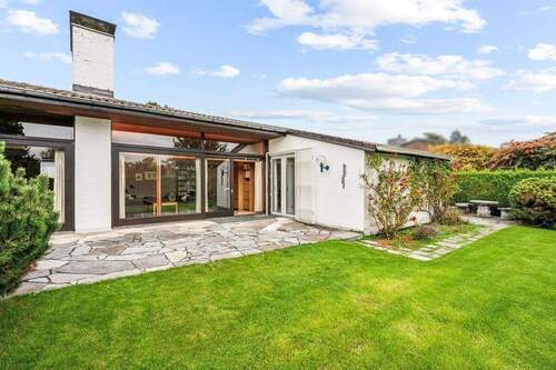 Haus- und Gartenansicht - 