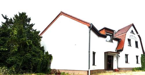 Hausansicht Hof - 7 Zimmer Einfamilienhaus in Schwepnitz