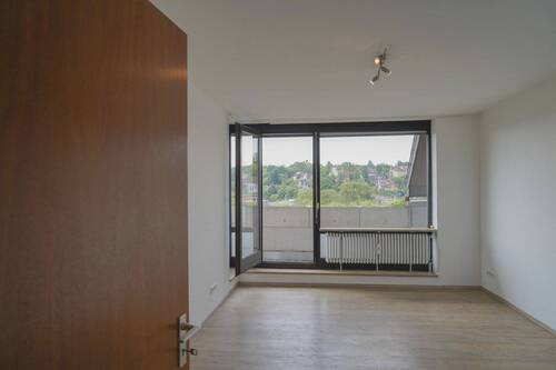 Wohnzimmer - Terrassenwohnung mit 63,00 m² in Coburg zum Kaufen