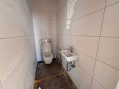 Gäste WC - 4 Zimmer Etagenwohnung zur Miete in Frankfurt am Main