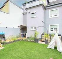 Hockenheim-Highlight - Modernisiertes Zweifamilienhaus mit Charme und Platz