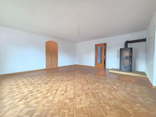 Wohnzimmer - 5 Zimmer Terrassenwohnung in Moosburg