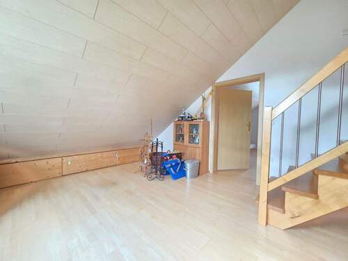 halbes Zimmer/Büro - 