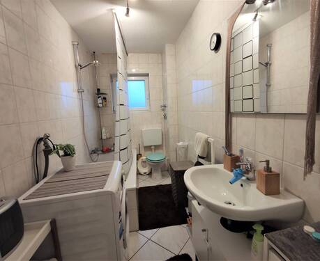 Tageslichtbad mit Badewanne - 