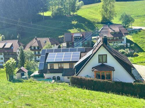 ...mit Pool und Terrasse... - 