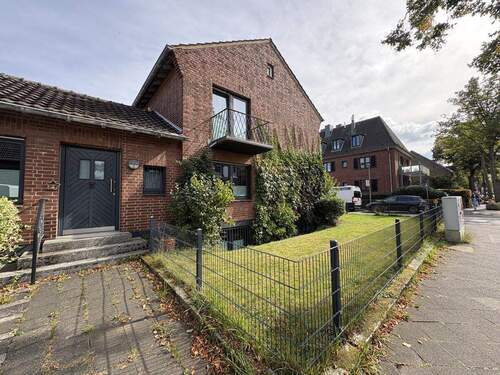 Eingang - 6 Zimmer Einfamilienhaus in Meerbusch