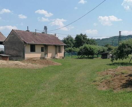 Hof - Mehrfamilienhaus, Wohnhaus mit 100,00 m&sup2; in Lenti nah zum Kaufen