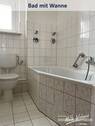 Bad mit Wanne - 