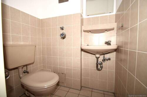 Gäste-WC - 2 Zimmer Etagenwohnung in Bonn / Brüser Berg