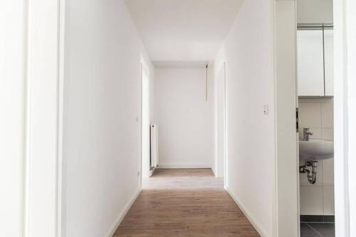 Flur - Etagenwohnung mit 52,50 m² in Neustadt an der Weinstraße zur Miete
