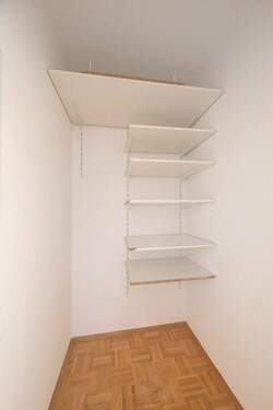 Abstellkammer - 