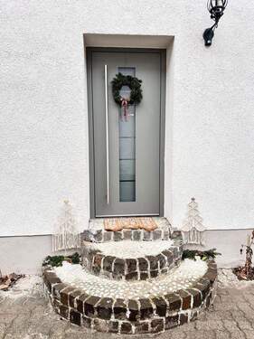 Haus 1 EIngangstür - Bis zum 1.3.2025 ohne Makler 2 Wohnhäuser, große Scheune zum ausbauen mit Garten auf 740m²