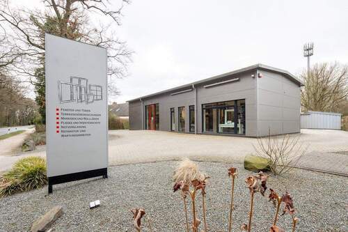 Außenansicht - Modern leben und erfolgreich arbeiten - Stilvolles Wohnhaus mit vielseitiger Gewerbehalle- komplett vermietet- zu verkaufen