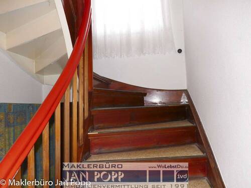 Treppe ins Obergeschoss - 