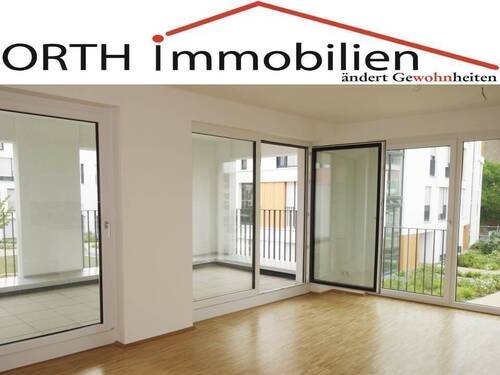 Panoramafenster Wohnraum - Bodentiefe Fenster - sehr helle, repräsentative 2 Zimmer Wohnung mit Einbauküche und Loggia