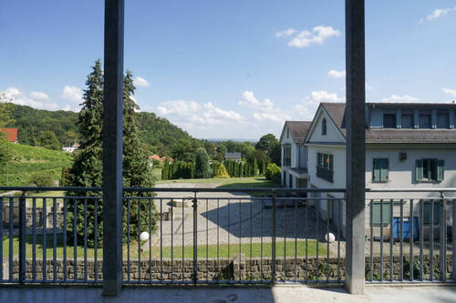 Balkonblick - 5 Zimmer Etagenwohnung zur Miete in Radebeul