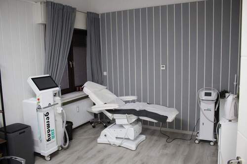 Kosmetikstudio - Mehrfamilienhaus, Wohnhaus in Oberhausen