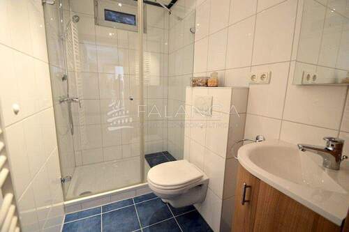 Gäste-Toliette mit Dusche ELW - 