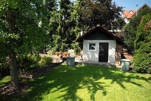 Garten mit Gartenhaus - 5 Zimmer Einfamilienhaus in Zornheim