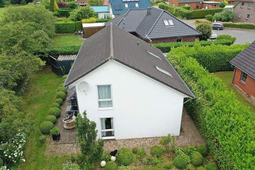 Außenansicht Luftaufnahme - 6 Zimmer Einfamilienhaus in Wees