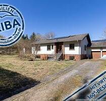 Weitläufiges Grundstück am Ortsrand: Bungalow mit Doppelgarage - Üxheim-Niederehe