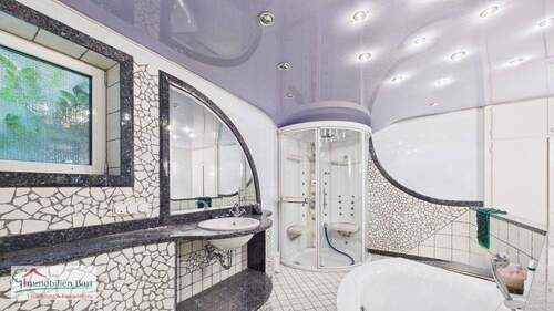 Wellnessbereich mit Dampfdusche - 