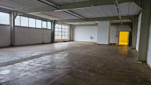 Teilansicht Lagerfläche.jpg - Halle zur Miete in Siebeldingen