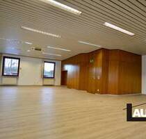 Büro- oder Praxisfläche mit Schaufenster in verkehrsgünstiger Lage in Völklingen-Fürstenhausen.
