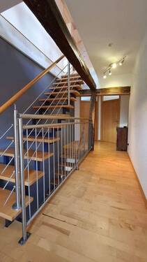 Flur Obergeschoß - Treppe zum Spitzboden - 