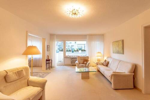 Wohnzimmer - 3 Zimmer Etagenwohnung zum Kaufen in München