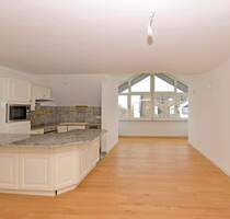 Großzügige, sehr helle, ruhige 4-Zi.-Whg. (ohne Balkon) in Bogenhausen - München