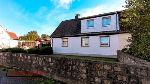 Hausansicht - 6 Zimmer Mehrfamilienhaus, Wohnhaus zum Kaufen in Stralsund