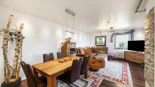 Wohnzimmer 1 - Ihr neues Zuhause nahe Rhein: 3-Zimmer-Wohnung mit Loggia und zwei Bädern