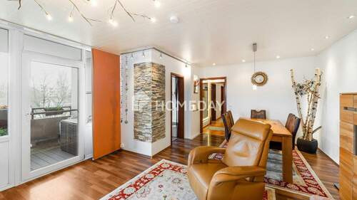 Wohnzimmer 2 - 3 Zimmer Etagenwohnung in Köln