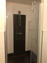 Bad mit Wanne und Dusche - 