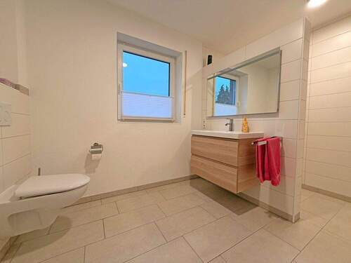 Bad - Seniorengerechte Eigentumswohnung 1. OG Erdwärme, Fahrstuhl, Stellplatz uvm.!