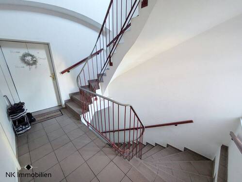 Treppenhaus - Etagenwohnung mit 64,00 m&sup2; in Zwickau zur Miete