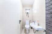 Separates WC mit Fenster - 
