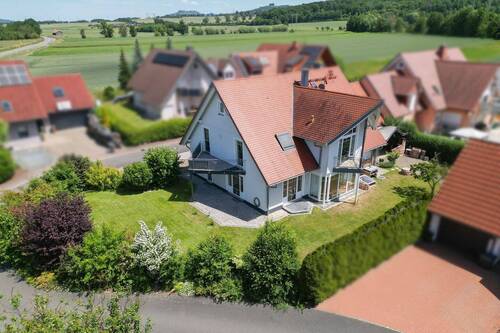 Garten - Außergewöhnliches Familienhaus mit Licht, Raum und Charakter in ruhiger Lage