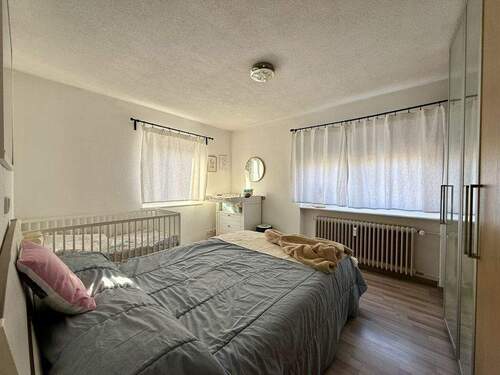 Schlafzimmer - 3 Zimmer Etagenwohnung zum Kaufen in Wehr