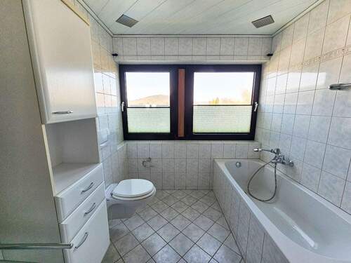 Baddezimmer - Etagenwohnung mit 73,00 m&sup2; in Unkel zum Kaufen