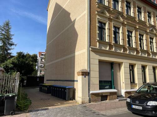 Laden/Büro + Stellplatz - 
