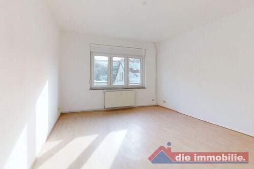 Wohnzimmer mit guter Stellfläche - 