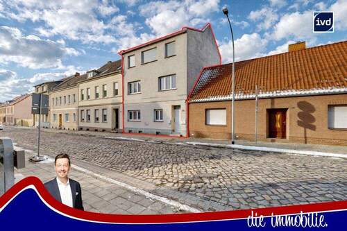 Titel - ***Mehrfamilienhaus mit 4 Wohnungen, 2 Garagen und Büro***